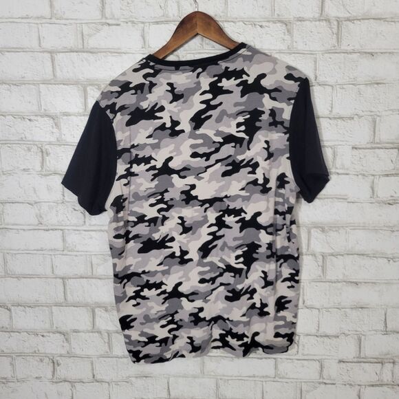 Michael Kors camo tee - Picture 12 of 12